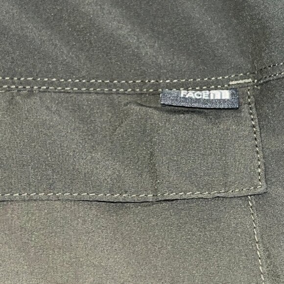 Vintage THE NORTH FACE Men's Cargo Shorts - Army Green Ombre / Fading - Size 30 - Picture 9 of 14